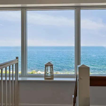 Lovely House With The Sea As A Neighbor Feriehus
